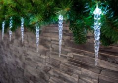 Reťaz MagicHome Vianoce Icicle, 12x LED studená biela, 12 cencúľov, 3xAA, IP44, exteriér, osvetlenie, L-2,20 m